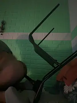 Kimo198529 online show from April 2, 3:46 am