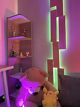 Taylor  0 online show from April 5, 1:07 pm