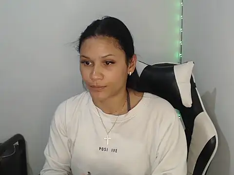 KathLovee online show from April 24, 2:41 pm