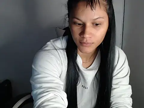 Snapshot of KathLovee chatting on June 9, 10:27 am KathLovee online show from June 9, 10:27 am