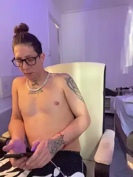 TitanNoir online show from March 22, 10:06 am