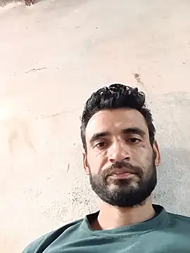Snapshot of gauravsexy chatting on June 8, 1:28 am gauravsexy online show from June 8, 1:28 am