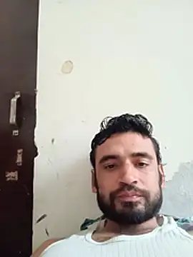 Snapshot of gauravsexy chatting on July 19, 8:45 am gauravsexy online show from July 19, 8:45 am