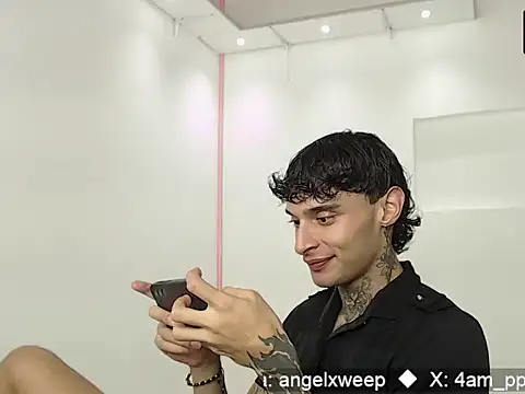 yourxcyberxangel online show from March 22, 2:15 am