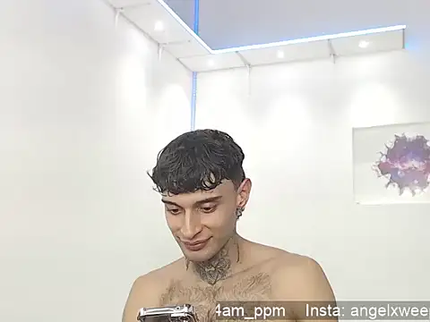 yourxcyberxangel online show from April 12, 8:34 pm