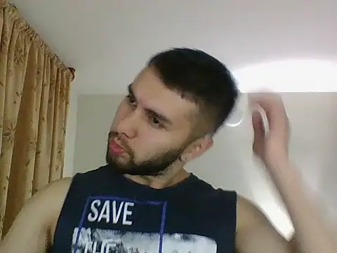 Snapshot of liam-lewis chatting on March 5, 12:40 am liam-lewis online show from March 5, 12:40 am