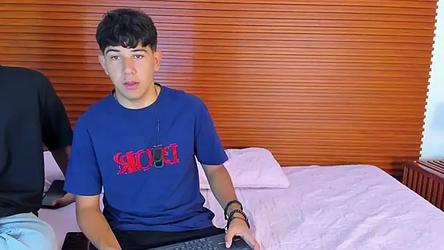 peakk twiinns online show from April 7, 11:23 am