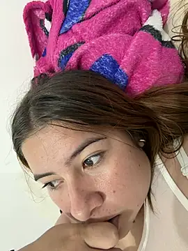Zoe Luxxe  online show from June 15, 9:36 pm