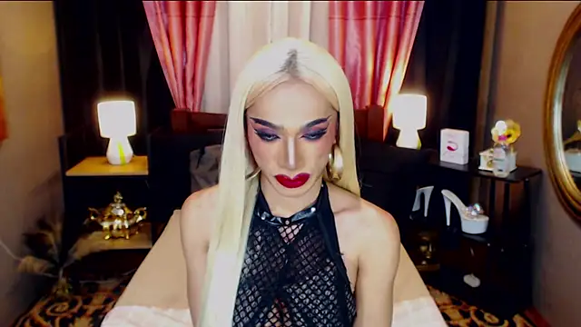 KieraLee online show from June 2, 8:20 pm