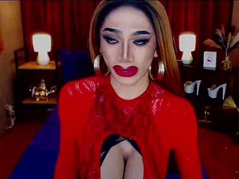 KieraLee online show from April 18, 6:43 pm