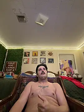PoundedCajunGuy93 online show from July 14, 2:27 am