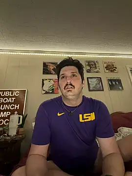 PoundedCajunGuy93 online show from May 25, 3:28 am