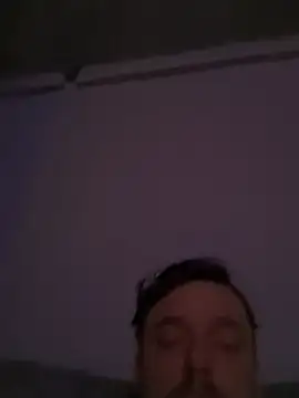 Snapshot of vikingo3333 chatting on March 25, 5:18 am vikingo3333 online show from March 25, 5:18 am