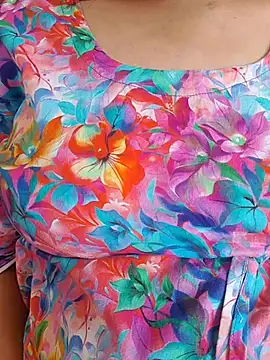 Snapshot of mitu_Queen chatting on March 3, 6:53 am mitu Queen online show from March 3, 6:53 am