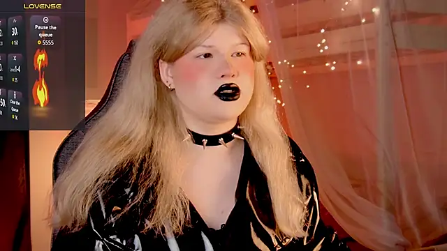 LilithNlsn online show from April 12, 1:09 am