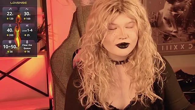 LilithNlsn online show from March 26, 9:35 pm