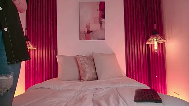 Max Hader  online show from March 12, 2:50 am