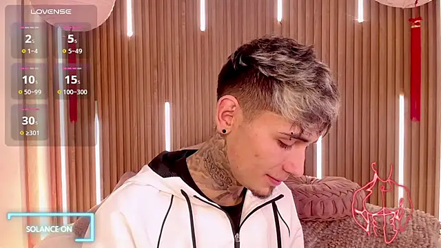 Max Hader  online show from April 19, 3:40 am