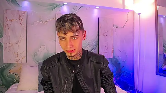 Max Hader  online show from April 16, 3:51 am