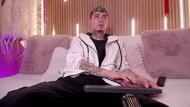 Max Hader  online show from March 6, 3:12 am