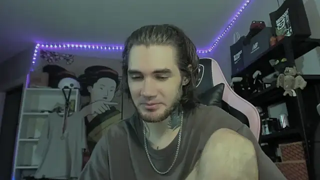 Snapshot of otiebis chatting on March 2, 7:59 am otiebis online show from March 2, 7:59 am