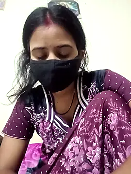Snapshot of Poojalodhi_567 chatting on April 2, 4:13 pm Poojalodhi 567 online show from April 2, 4:13 pm