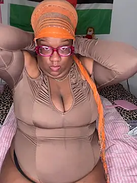 SweetCurvyRose online show from March 5, 9:11 pm