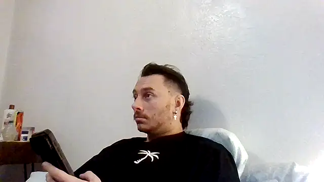 TallHungandCloudy69 online show from March 6, 1:55 am