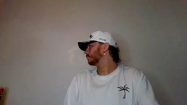 TallHungandCloudy69 online show from April 4, 4:19 am