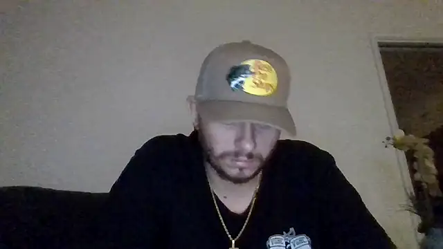 TallHungandCloudy69 online show from April 15, 4:40 am