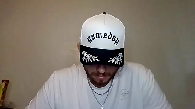 TallHungandCloudy69 online show from April 12, 10:35 pm