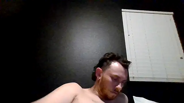 Snapshot of TallHungandCloudy69 chatting on May 26, 6:33 am TallHungandCloudy69 online show from May 26, 6:33 am