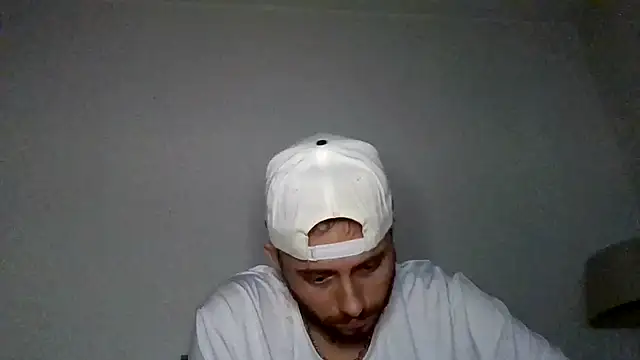 TallHungandCloudy69 online show from April 13, 10:41 am