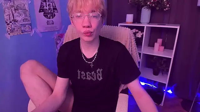 Snapshot of SKAIRAS_SKY chatting on March 2, 1:51 pm SKAIRAS SKY online show from March 2, 1:51 pm