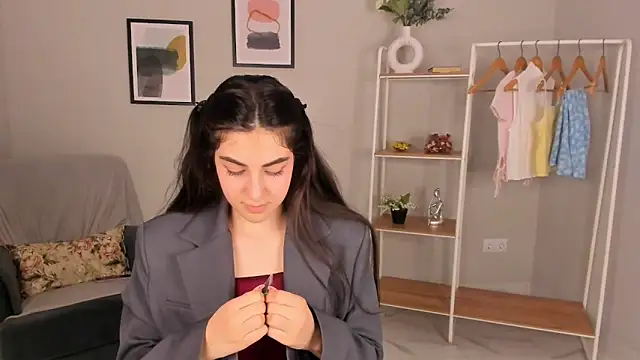 Heily Bennet online show from March 11, 1:16 pm