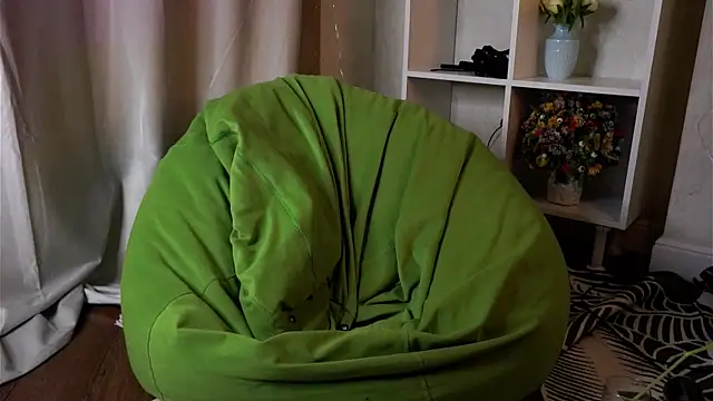 DevoraWitt online show from April 16, 9:39 pm