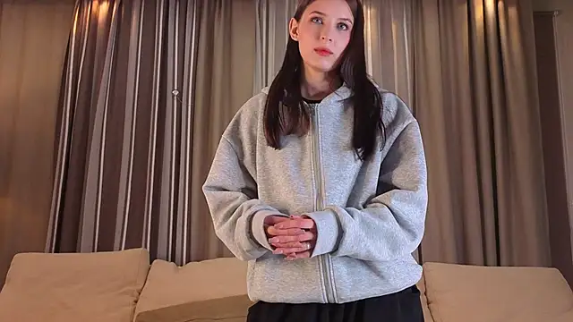 KerstinMaynor online show from March 11, 1:27 pm