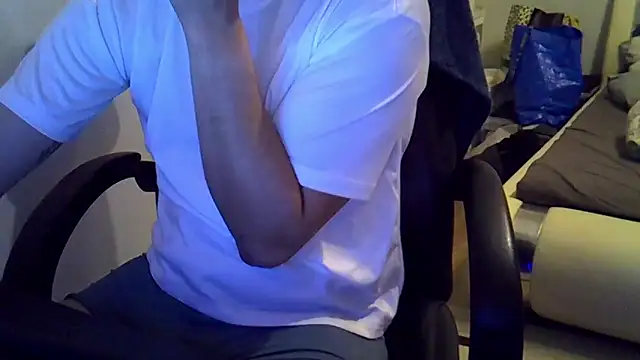 Snapshot of freklogas chatting on May 14, 7:11 pm freklogas online show from May 14, 7:11 pm