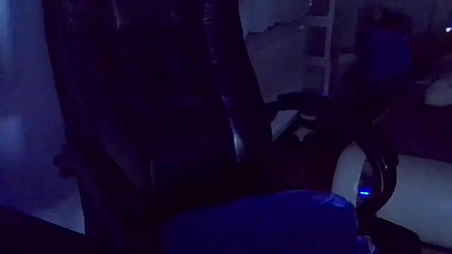 Snapshot of freklogas chatting on April 19, 5:36 pm freklogas online show from April 19, 5:36 pm