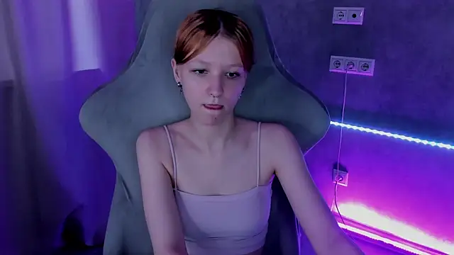 Snapshot of Emma_Dusk chatting on July 15, 9:49 am Emma Dusk online show from July 15, 9:49 am