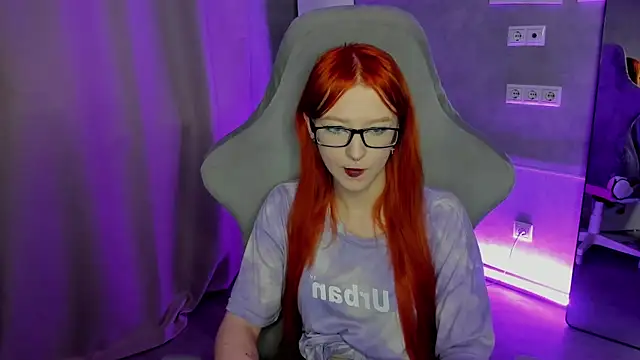 Emma Dusk online show from March 27, 1:03 am