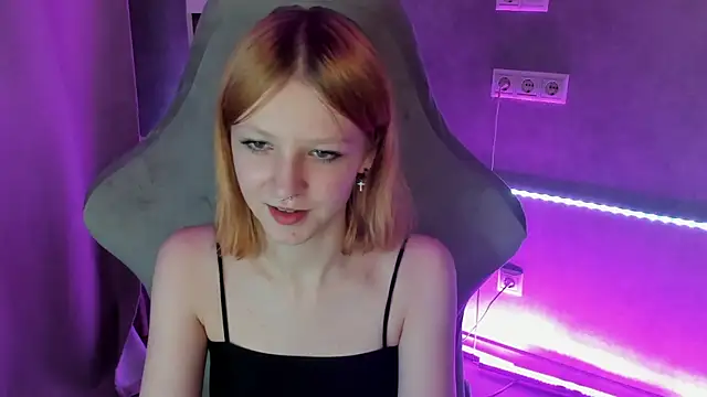 Snapshot of Emma_Dusk chatting on July 11, 1:06 am Emma Dusk online show from July 11, 1:06 am