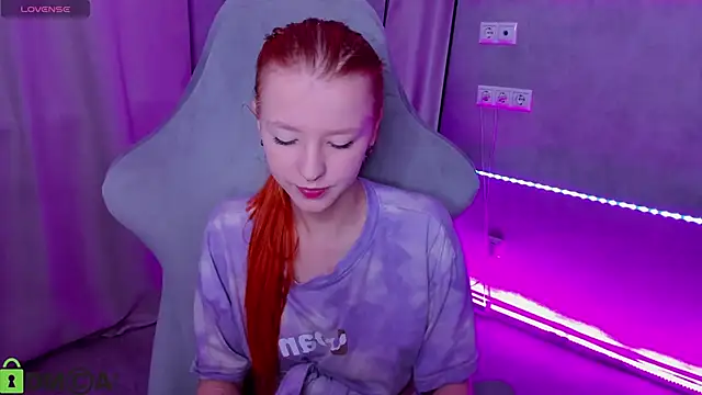Emma Dusk online show from May 8, 12:58 am