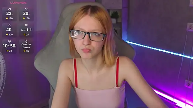 Snapshot of Emma_Dusk chatting on June 28, 9:37 am Emma Dusk online show from June 28, 9:37 am