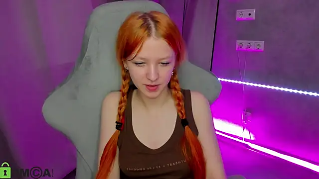 Emma Dusk online show from May 20, 12:40 am