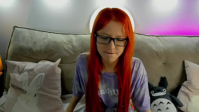 Emma Dusk online show from April 2, 1:02 am