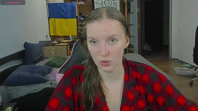 Mary Blu online show from December 4, 1:21 pm