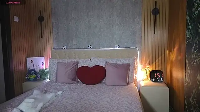 Snapshot of KatarinaHeaven chatting on July 18, 10:51 pm KatarinaHeaven online show from July 18, 10:51 pm