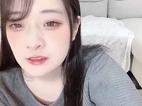 -YUKI-chan online show from June 12, 6:49 pm