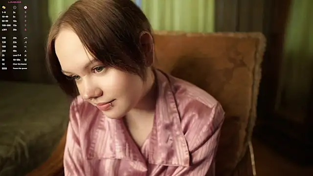 LeahAllsop online show from April 2, 3:57 am